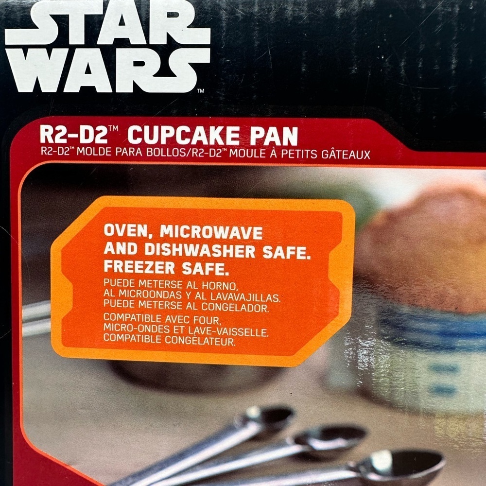 Star Wars R2-D2 cupcake pans - Picture 7 of 7